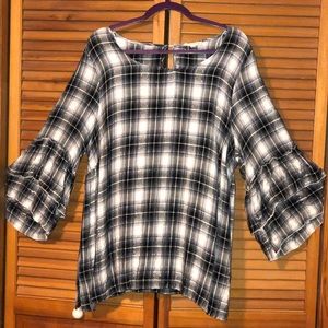 Black & White Plaid Blouse 👚